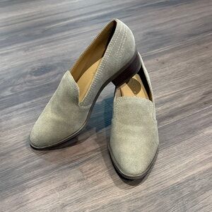 Crown Vintage Women's Suede Loafers in Light Brown/Tan